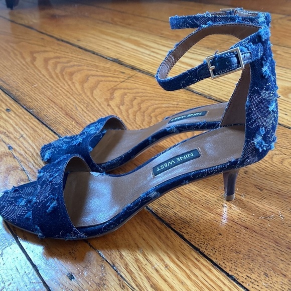 Nine west leisa size 7 heels - Picture 2 of 4